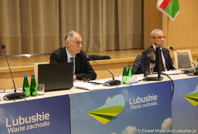 Członkowie Prezydium Sejmiku Województwa Lubuskiego podczas LVII Sesja Sejmiku Województwa Lubuskiego. Od lewej: Jerzy Wierchowicz oraz Mirosław Marcinkiewicz.