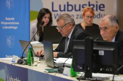 Wiceprzewodniczący Sejmiku Województwa Lubuskiego Tadeusz Ardelli podczas LVII Sesji Sejmiku Województwa Lubuskiego