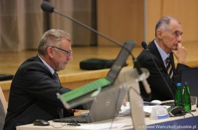 Członkowie Prezydium Sejmiku Województwa Lubuskiego podczas LVII Sesja Sejmiku Województwa Lubuskiego. Od lewej: Tadeusz Ardeli, Wacław Maciuszonek, Mirosław Marcinkiewicz oraz Jerzy Wierchowicz 