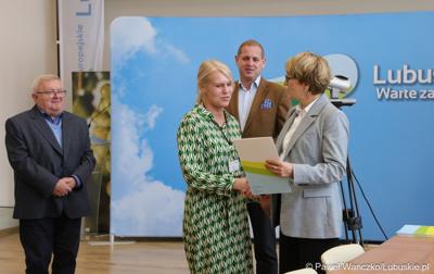 Członkowie Zarządu Województwa Lubuskiego spotkali się z pracownikami Urzędu Marszałkowskiego Województwa Lubuskiego, którzy świętują jubileusz pracy zawodowej. 