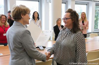 Członkowie Zarządu Województwa Lubuskiego spotkali się z pracownikami Urzędu Marszałkowskiego Województwa Lubuskiego, którzy świętują jubileusz pracy zawodowej. 