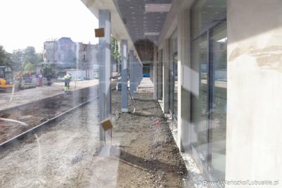 Budowa nowego Pawilonu Rehabilitacyjnego w Lubuskim Centrum Ortopedii w Świebodzinie jest na finiszu. W środę 11 października 2023 r. lecznica otrzymała dodatkowe wsparcie – 3,3 mln zł z funduszy europejskich.
