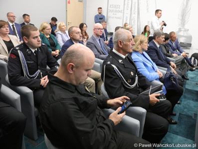 750 tys. zł przeznaczył Zarząd Województwa Lubuskiego dla jednostek Ochotniczych Straży Pożarnych, które brały udział w akcji gaśniczej hali z odpadami w zielonogórskim Przylepie.