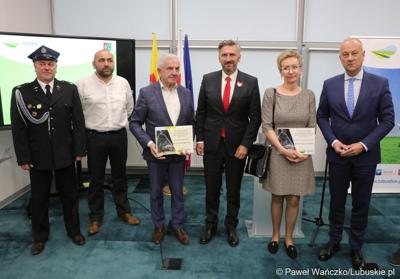 750 tys. zł przeznaczył Zarząd Województwa Lubuskiego dla jednostek Ochotniczych Straży Pożarnych, które brały udział w akcji gaśniczej hali z odpadami w zielonogórskim Przylepie.