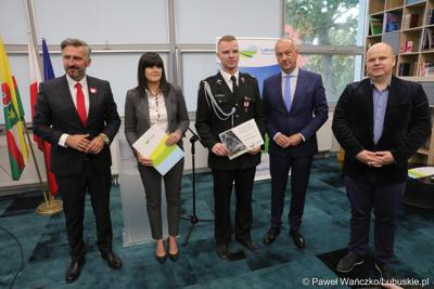 750 tys. zł przeznaczył Zarząd Województwa Lubuskiego dla jednostek Ochotniczych Straży Pożarnych, które brały udział w akcji gaśniczej hali z odpadami w zielonogórskim Przylepie.