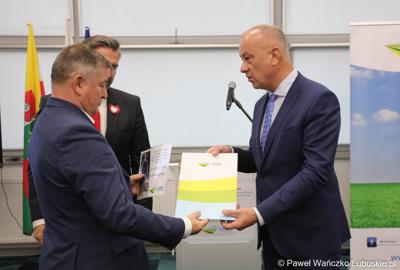 750 tys. zł przeznaczył Zarząd Województwa Lubuskiego dla jednostek Ochotniczych Straży Pożarnych, które brały udział w akcji gaśniczej hali z odpadami w zielonogórskim Przylepie.
