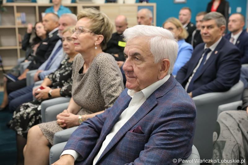 750 tys. zł przeznaczył Zarząd Województwa Lubuskiego dla jednostek Ochotniczych Straży Pożarnych, które brały udział w akcji gaśniczej hali z odpadami w zielonogórskim Przylepie.