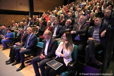 Uczestnicy Gali Finałowej konkursu „Fundusze Europejskie warte zachodu” w Regionalnym Centrum Animacji Kultury w Zielonej Górze 