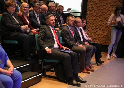 Uczestnicy Gali Finałowej konkursu „Fundusze Europejskie warte zachodu” w Regionalnym Centrum Animacji Kultury w Zielonej Górze 