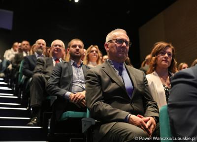 Uczestnicy Gali Finałowej konkursu „Fundusze Europejskie warte zachodu” w Regionalnym Centrum Animacji Kultury w Zielonej Górze 