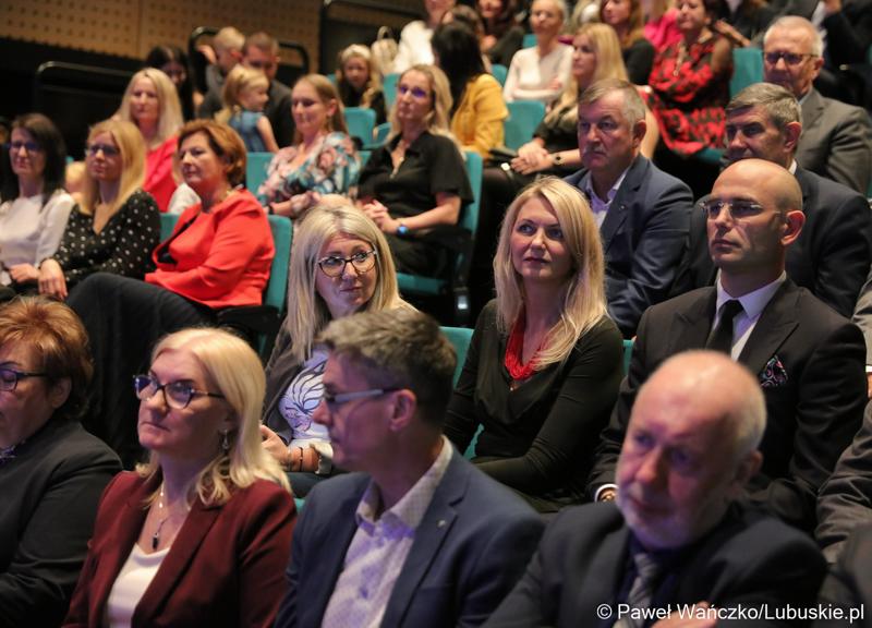 Uczestnicy Gali Finałowej konkursu „Fundusze Europejskie warte zachodu” w Regionalnym Centrum Animacji Kultury w Zielonej Górze