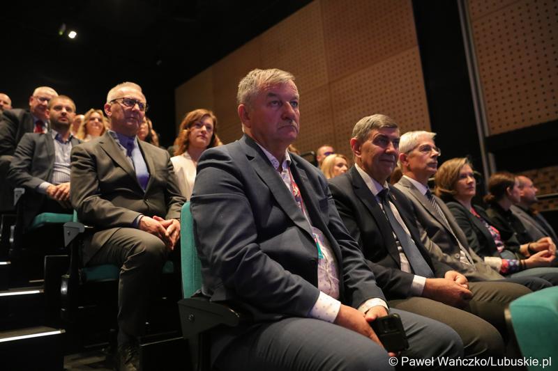 Uczestnicy Gali Finałowej konkursu „Fundusze Europejskie warte zachodu” w Regionalnym Centrum Animacji Kultury w Zielonej Górze