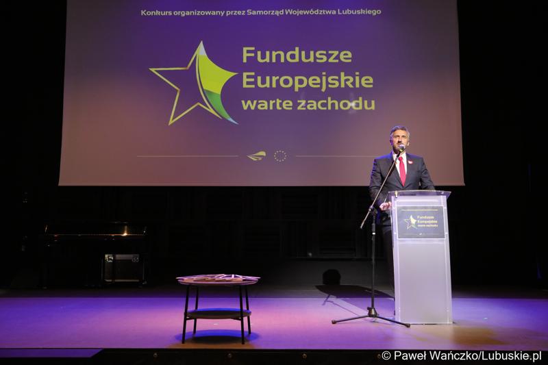 Poseł na Sejm RPO Waldemar Sługocki  przemawia podczas Gali Finałowej konkursu „Fundusze Europejskie warte zachodu” w Regionalnym Centrum Animacji Kultury w Zielonej Górze