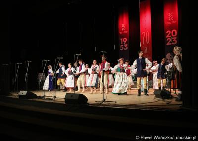 Występ Lubuskiego Zespołu Pieśni i Tańca w Lubuskim Teatrze 