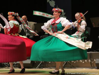 Występ Lubuskiego Zespołu Pieśni i Tańca w Lubuskim Teatrze 