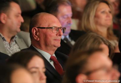 Wicemarszałek Stanisław Tomczyszyn podczas Jubileuszu Lubuskiego Zespołu Pieśni i Tańca w Lubuskim Teatrze