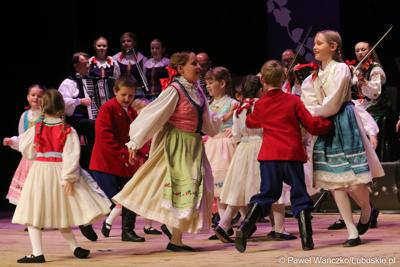 Występ Lubuskiego Zespołu Pieśni i Tańca w Lubuskim Teatrze 
