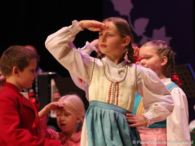 Występ Lubuskiego Zespołu Pieśni i Tańca w Lubuskim Teatrze 