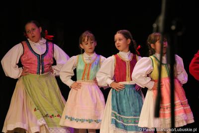 Występ Lubuskiego Zespołu Pieśni i Tańca w Lubuskim Teatrze 
