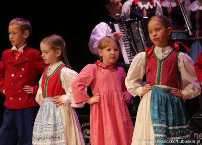 Występ Lubuskiego Zespołu Pieśni i Tańca w Lubuskim Teatrze 