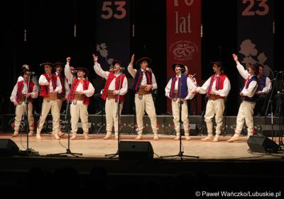 Występ Lubuskiego Zespołu Pieśni i Tańca w Lubuskim Teatrze 