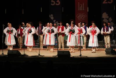 Występ Lubuskiego Zespołu Pieśni i Tańca w Lubuskim Teatrze 