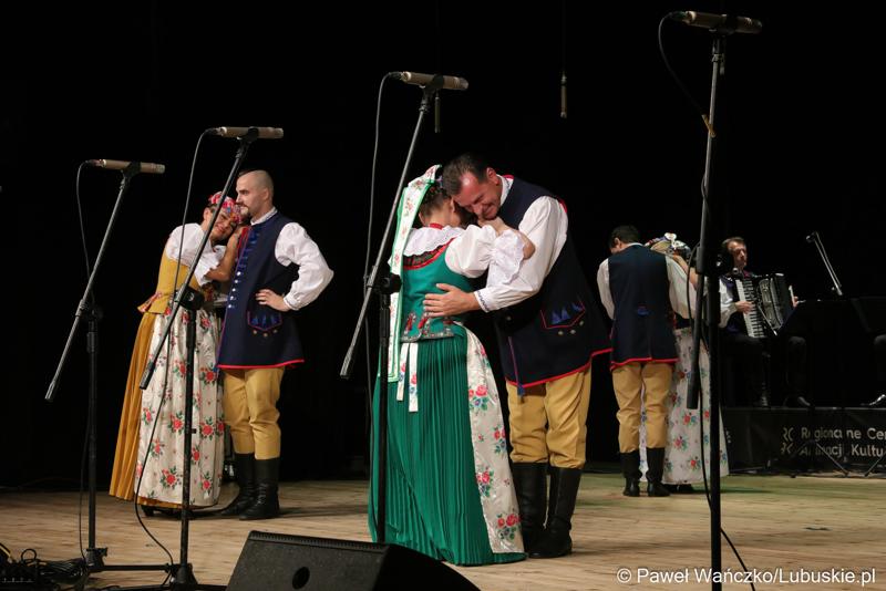 Występ Lubuskiego Zespołu Pieśni i Tańca w Lubuskim Teatrze