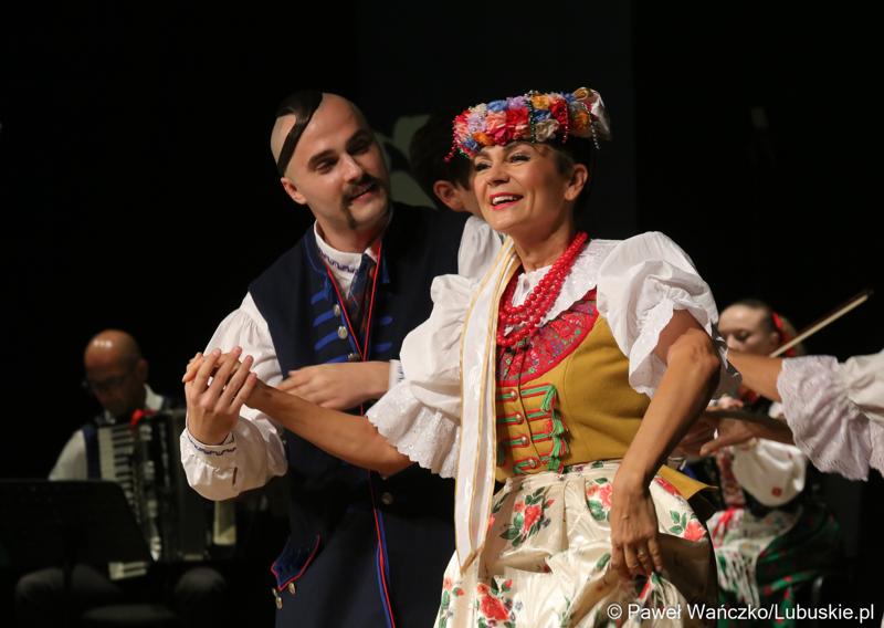 Występ Lubuskiego Zespołu Pieśni i Tańca w Lubuskim Teatrze