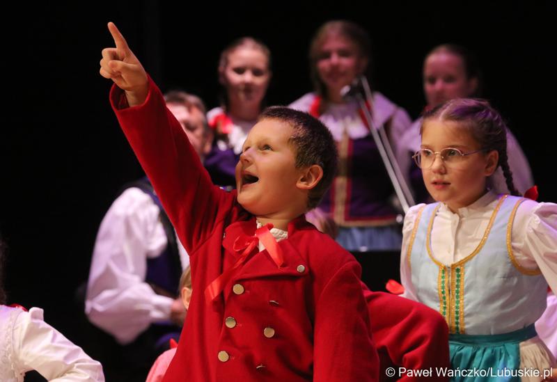 Występ Lubuskiego Zespołu Pieśni i Tańca w Lubuskim Teatrze