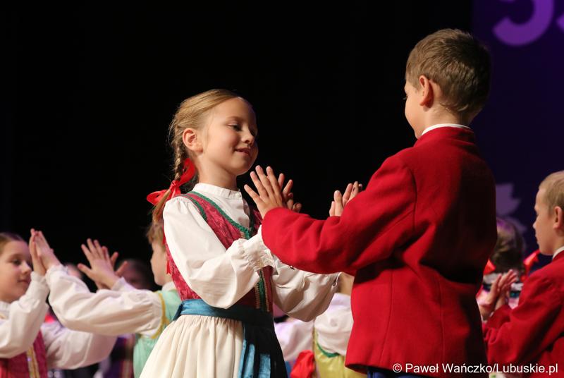 Występ Lubuskiego Zespołu Pieśni i Tańca w Lubuskim Teatrze