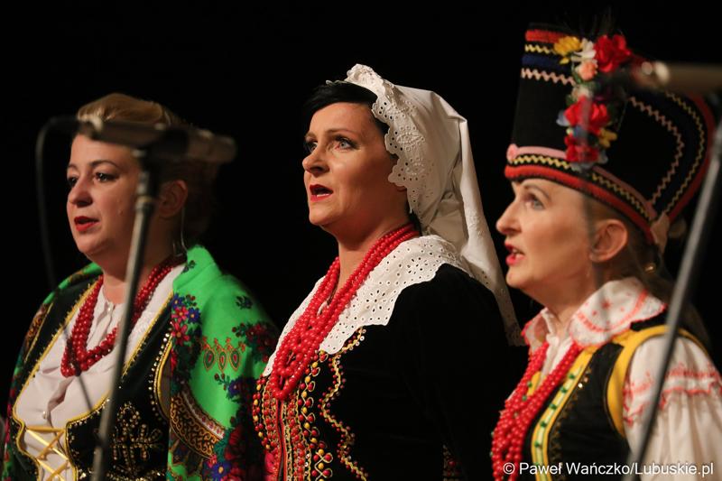 Występ Lubuskiego Zespołu Pieśni i Tańca w Lubuskim Teatrze