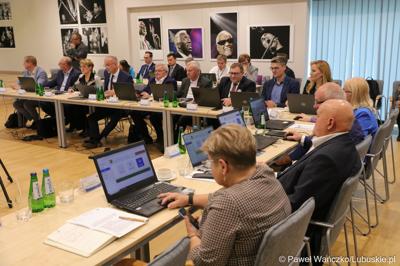 Uczestnicy Sesji Sejmiku Województwa Lubuskiego 13 października 2023 r.