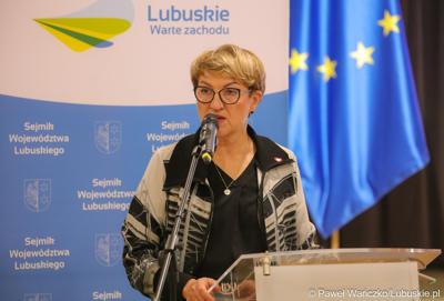 Marszałek Elżbieta Anna Polak na Sesji Sejmiku Województwa Lubuskiego 13 października 2023 r. informuje o swojej rezygnacji ze stanowiska marszałka woj. lubuskiego.