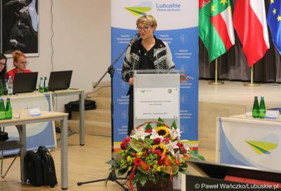 Marszałek Elżbieta Anna Polak na Sesji Sejmiku Województwa Lubuskiego 13 października 2023 r. informuje o swojej rezygnacji ze stanowiska marszałka woj. lubuskiego.