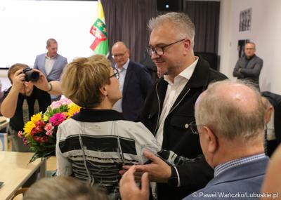 Podczas piątkowej, 13 października 2023 r., sesji Sejmiku Województwa Lubuskiego Elżbieta Anna Polak złożyła rezygnację z funkcji marszałka. Nowym marszałkiem został Marcin Jabłoński.
