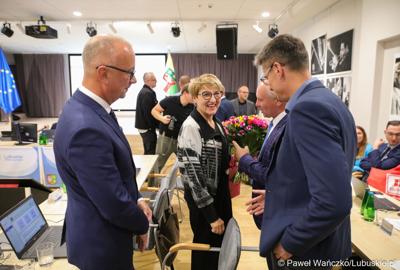 Podczas piątkowej, 13 października 2023 r., sesji Sejmiku Województwa Lubuskiego Elżbieta Anna Polak złożyła rezygnację z funkcji marszałka. Nowym marszałkiem został Marcin Jabłoński.

