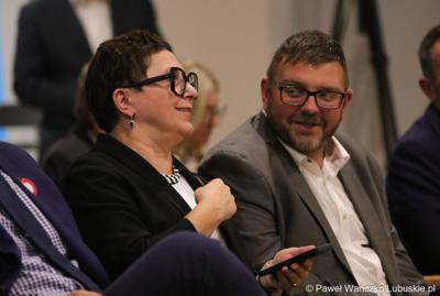 Posłanka na Sejm RP Krystyna Sibińska oraz dyr departamentu Rozwoju i Innowacji UMWL Jarosław Flakowski 