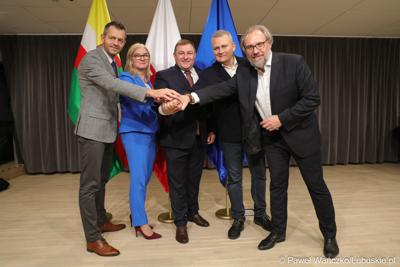 Od lewej: Daniel Roguski, Małgorzata Paluch-Słowińska, Grzegorz Potęga, Mariusz Stokłosa i Wojciech Olszewski