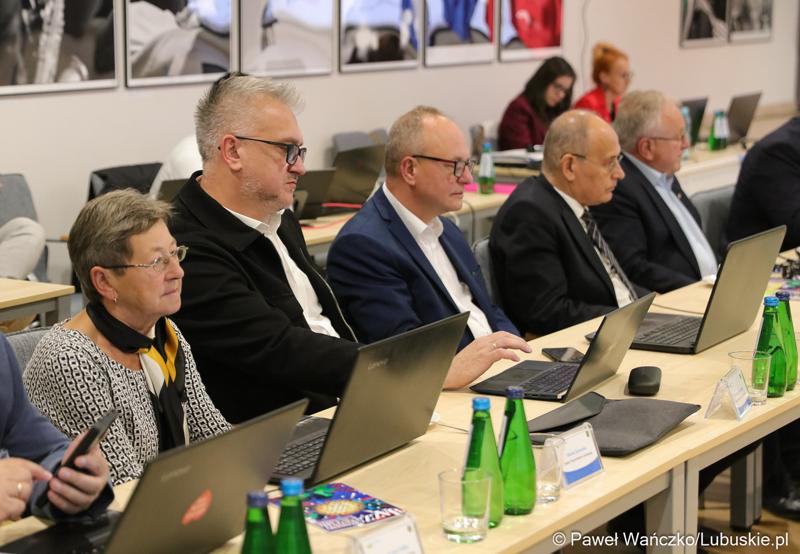 Radni na Sesji Sejmiku Województwa Lubuskiego 13 października 2023 r.