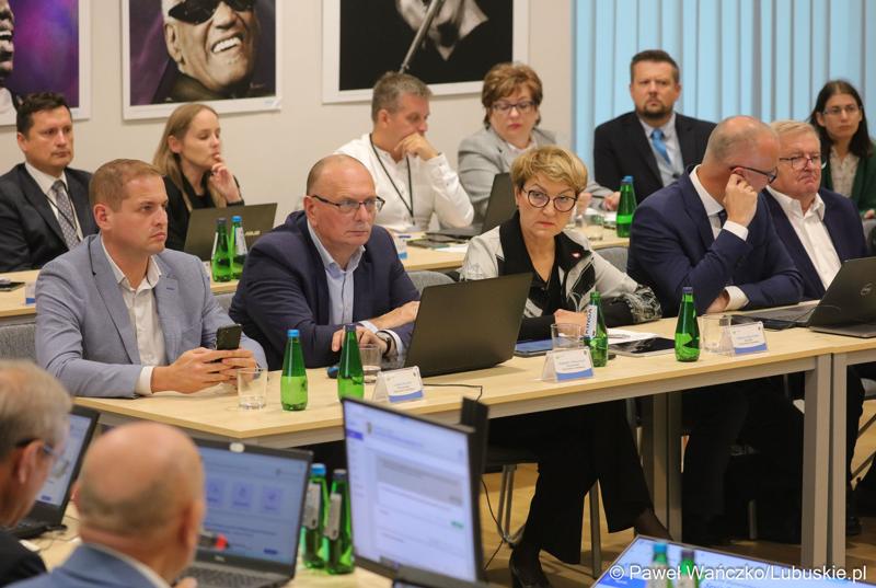 Uczestnicy Sesji Sejmiku Województwa Lubuskiego 13 października 2023 r.