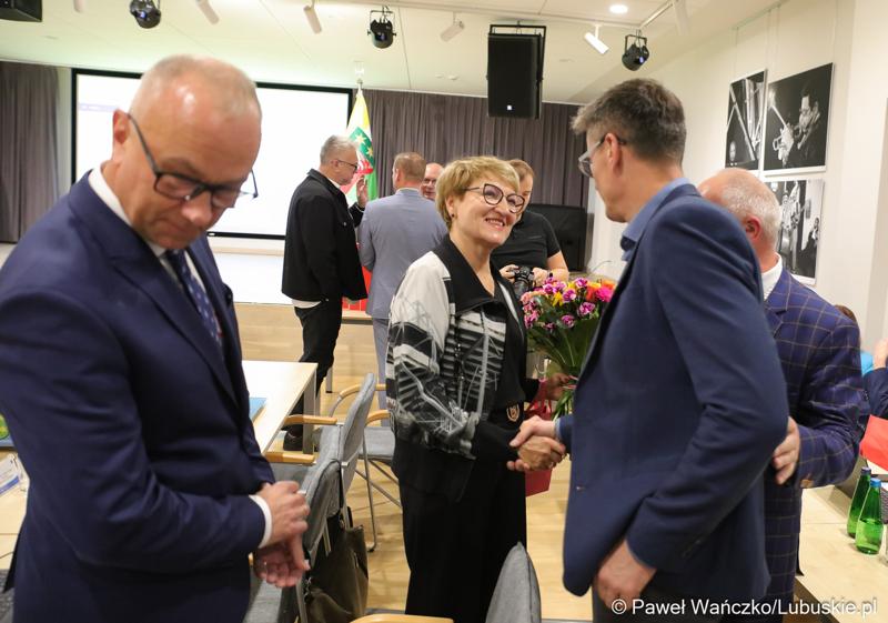 Podczas piątkowej, 13 października 2023 r., sesji Sejmiku Województwa Lubuskiego Elżbieta Anna Polak złożyła rezygnację z funkcji marszałka. Nowym marszałkiem został Marcin Jabłoński.