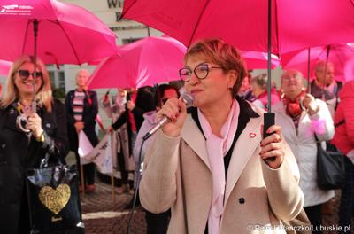 Marszałek Elżbieta Anna Polak rozpoczyna Różowy Marsz w Zielonej Górze