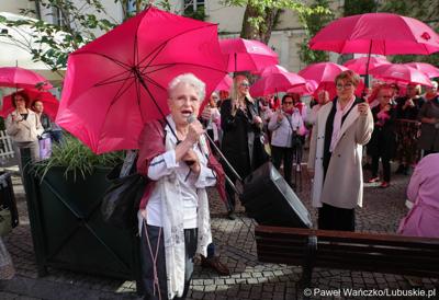 Uczestniczki Różowego Marszu w Zielonej Górze
