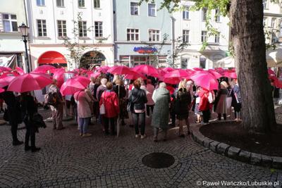 Uczestnicy Różowego Marszu w Zielonej Górze