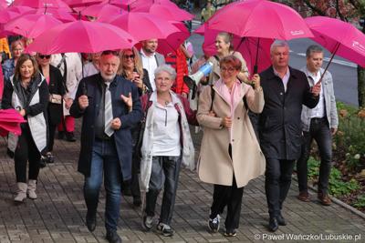 Uczestnicy Różowego Marszu w Zielonej Górze