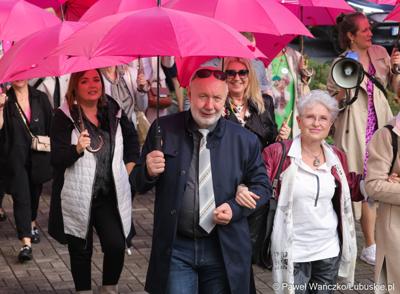 Uczestnicy Różowego Marszu w Zielonej Górze