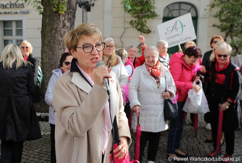 Marszałek Elżbieta Anna Polak rozpoczyna Różowy Marsz w Zielonej Górze