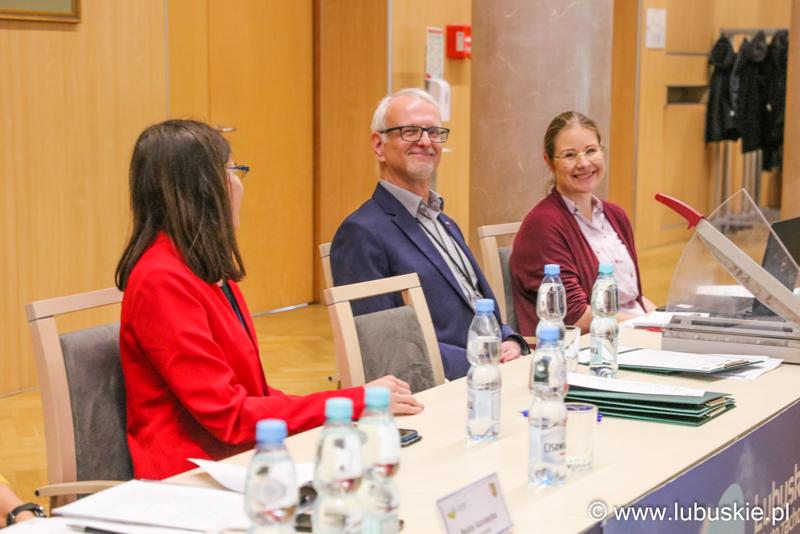 Dyrektor Biura Sejmiku wraz z pracownikami