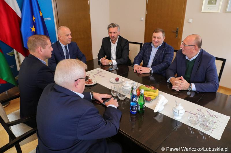Pierwsze spotkanie Zarządu Województwa Lubuskiego po wyborach.