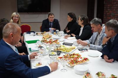 27 października 2023 r. członek Zarządu Województwa Lubuskiego Grzegorz Potęga wspólnie z władzami czterech szpitalnych spółek w regionie omówił sprawy dotyczące funkcjonowania systemu ochrony zdrowia